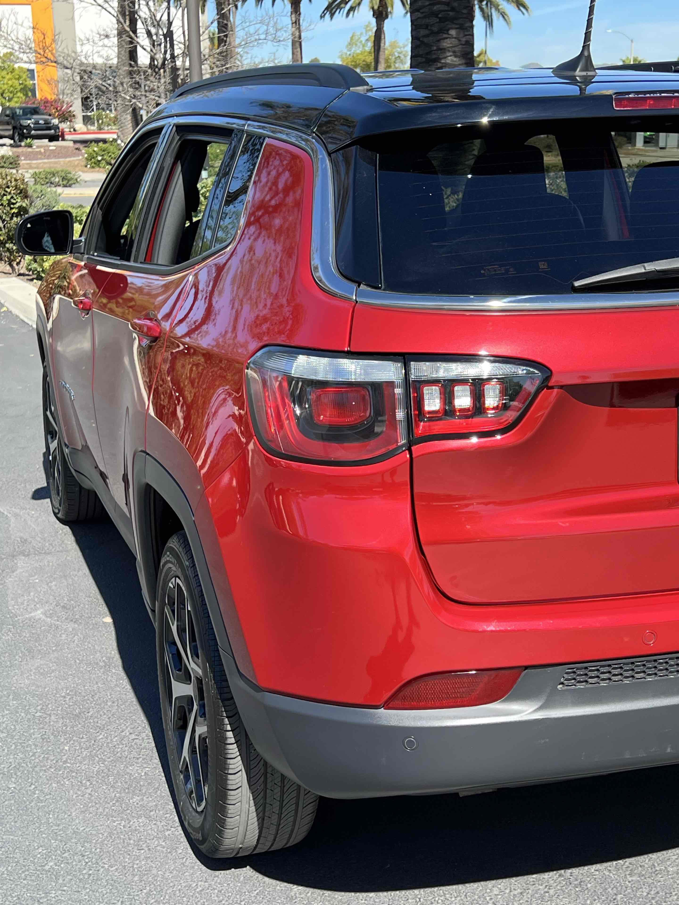 Used 2025 Jeep Compass Limited image 54