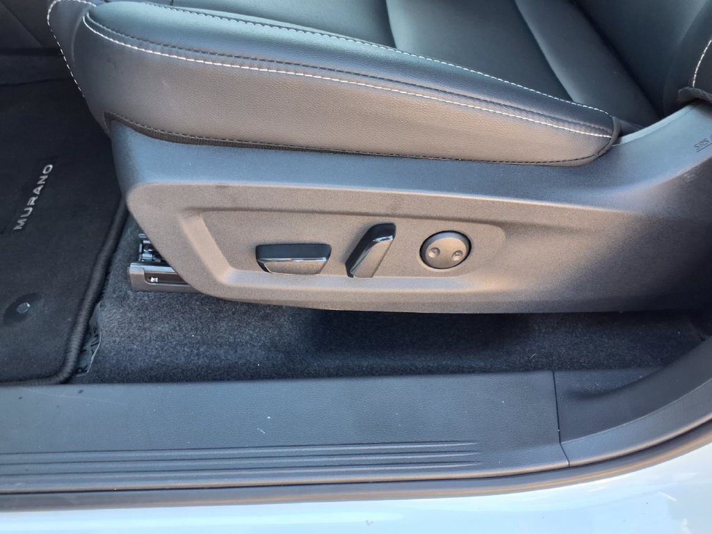 Used 2025 Nissan Murano SL AWD/4WD image 11