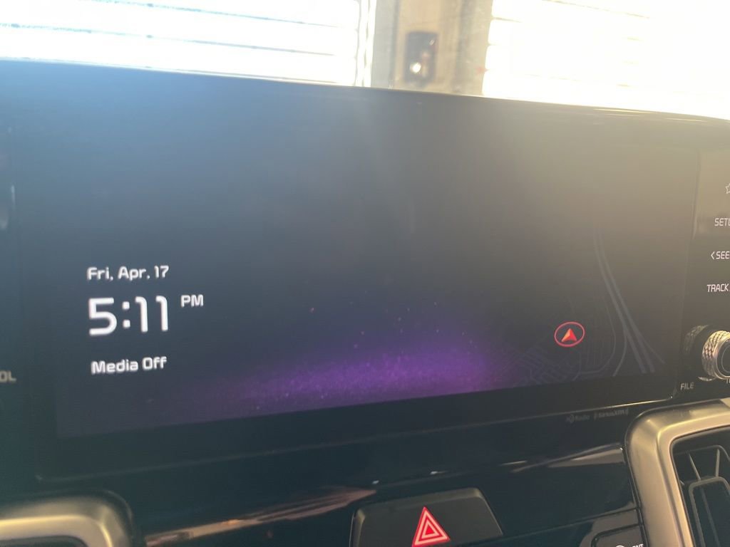 Used 2023 Kia Sorento S w/ Panoramic Sunroof Package image 4