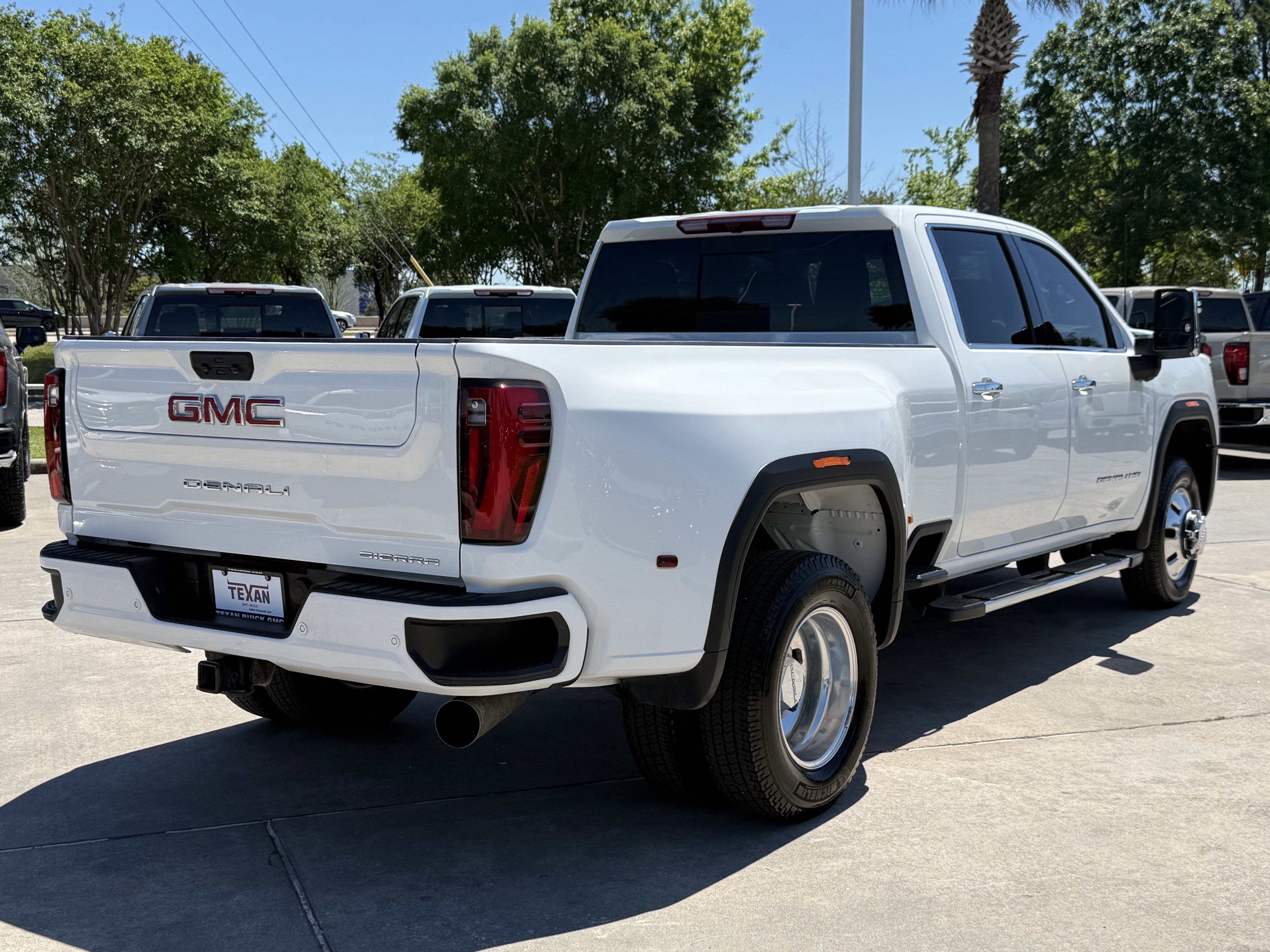 Used 2025 GMC Sierra 3500 Denali AWD/4WD image 5