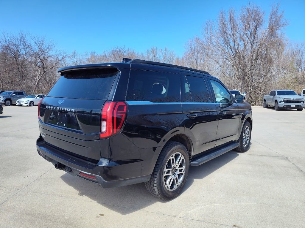 Used 2025 Ford Expedition Active image 7