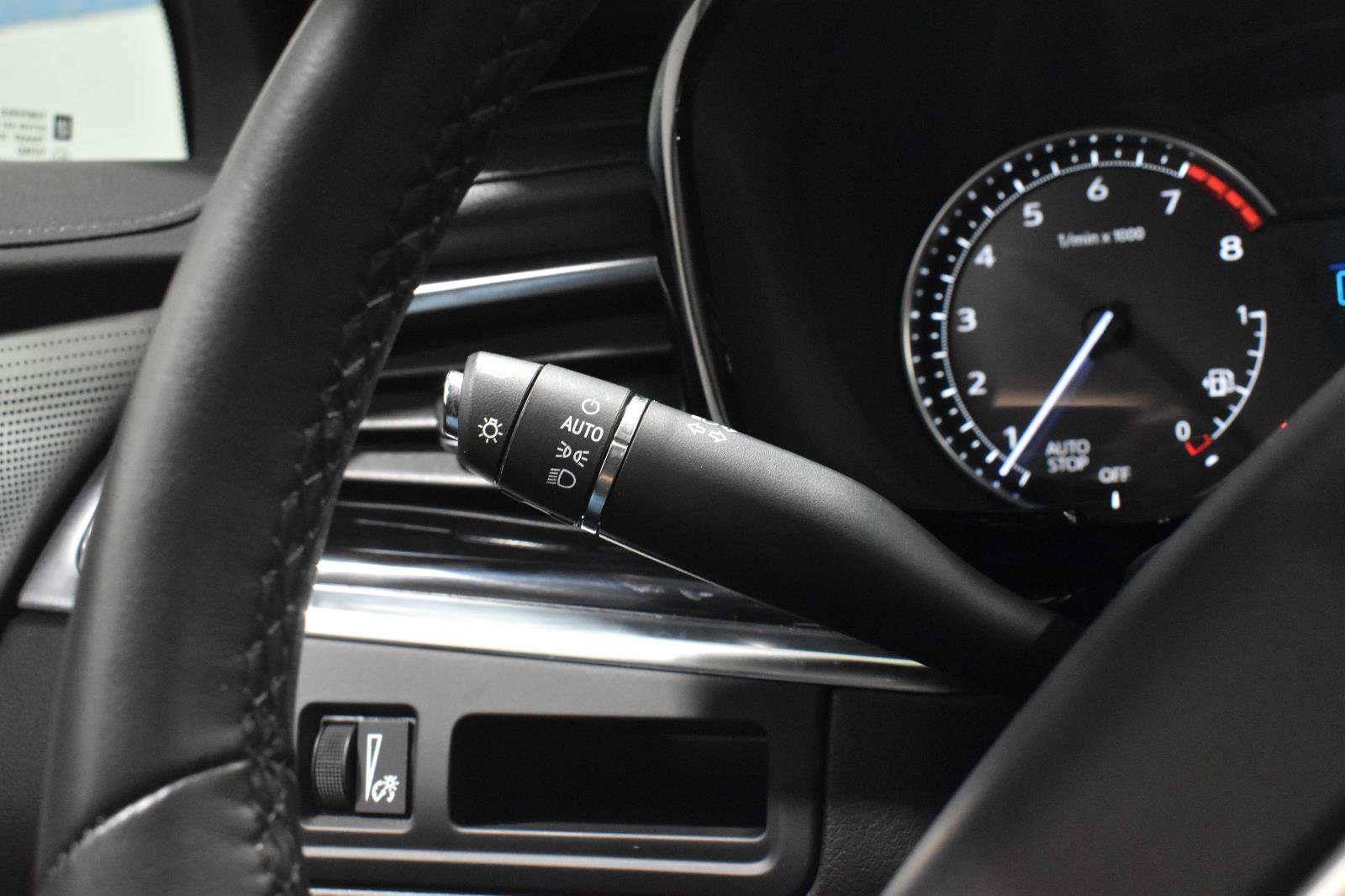 Certified 2025 Cadillac XT6 Premium Luxury image 12