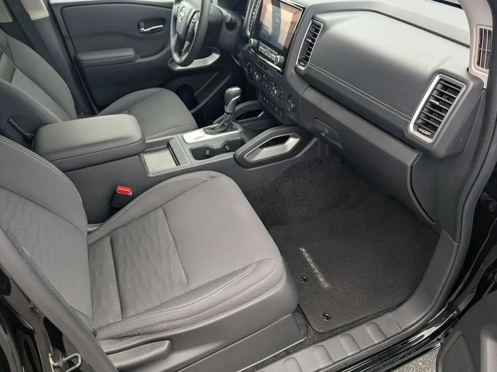 Certified 2024 Nissan Frontier SV w/ Hardbody Edition AWD/4WD image 12
