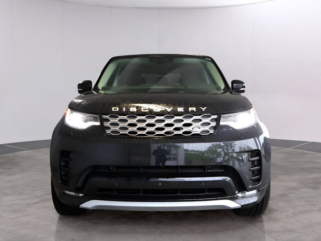 Used 2025 Land Rover Discovery Metropolitan Edition AWD/4WD image 4