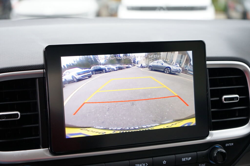 Used 2022 Hyundai Venue SEL w/ Cargo Package image 23