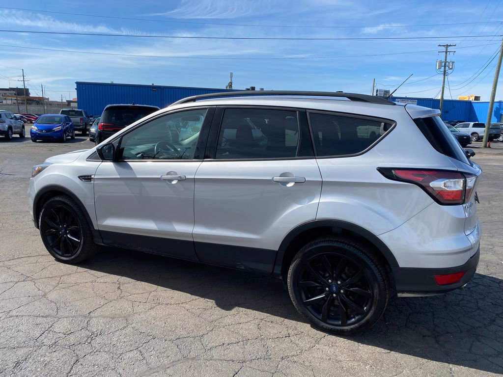 Used 2018 Ford Escape SE w/ SE Sport Appearance Package FWD image 6
