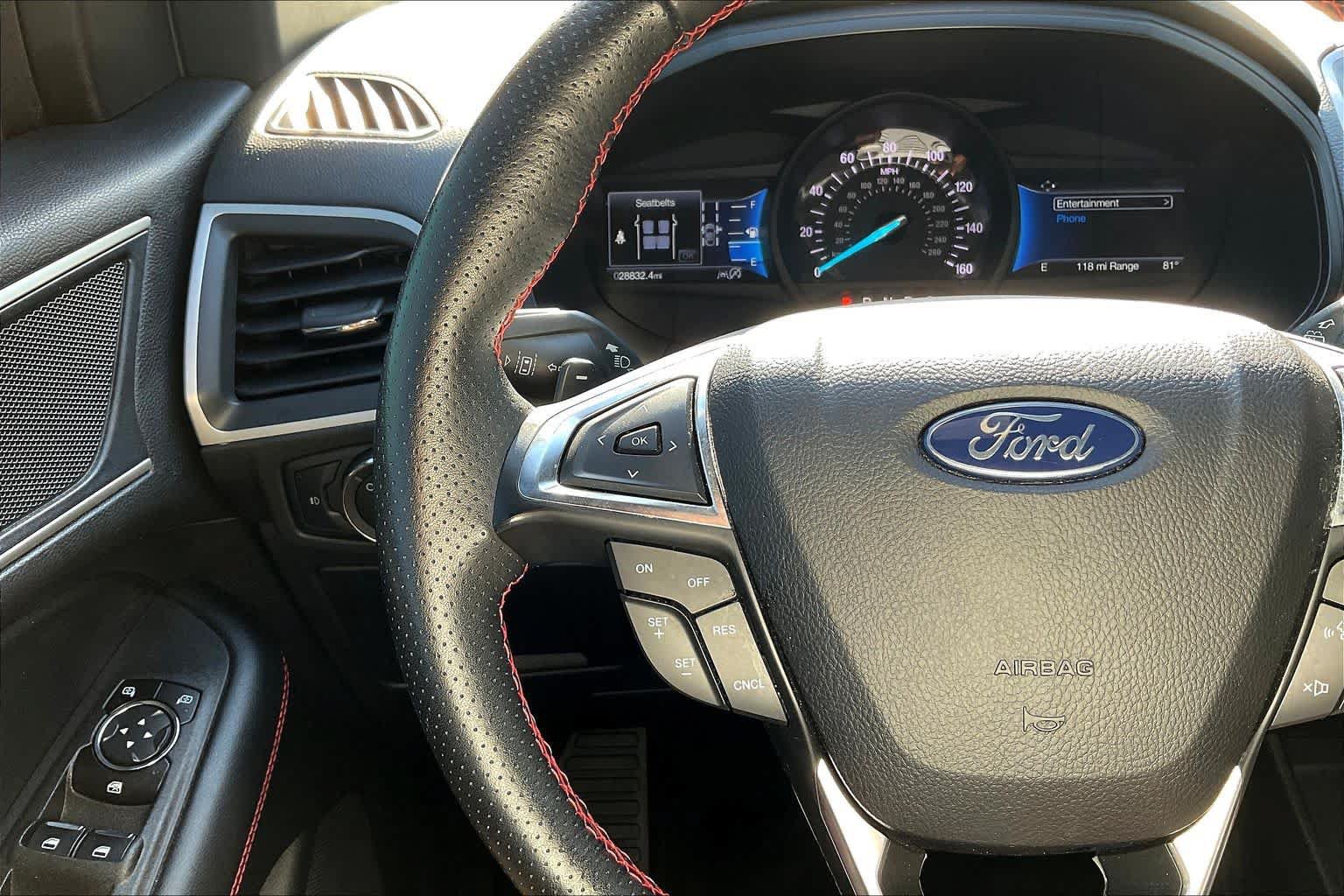 Used 2022 Ford Edge ST-Line w/ Class II Trailer Tow Package AWD/4WD image 47