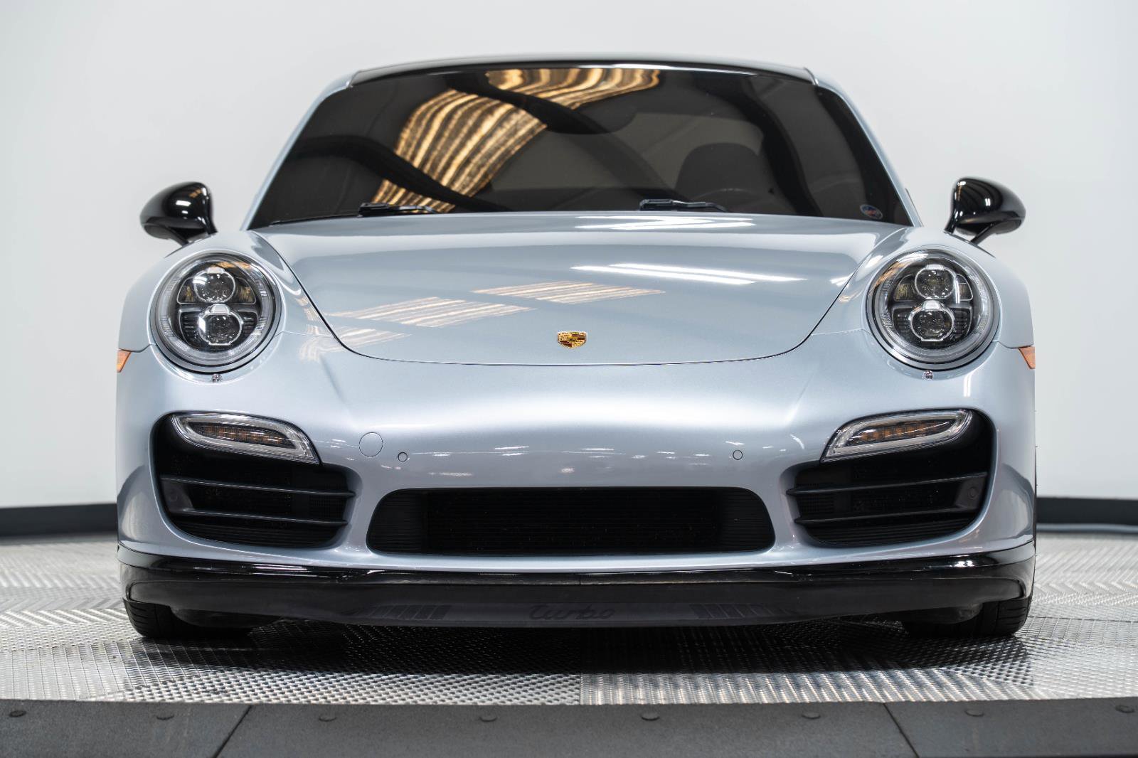 Used 2016 Porsche 911 Turbo image 46