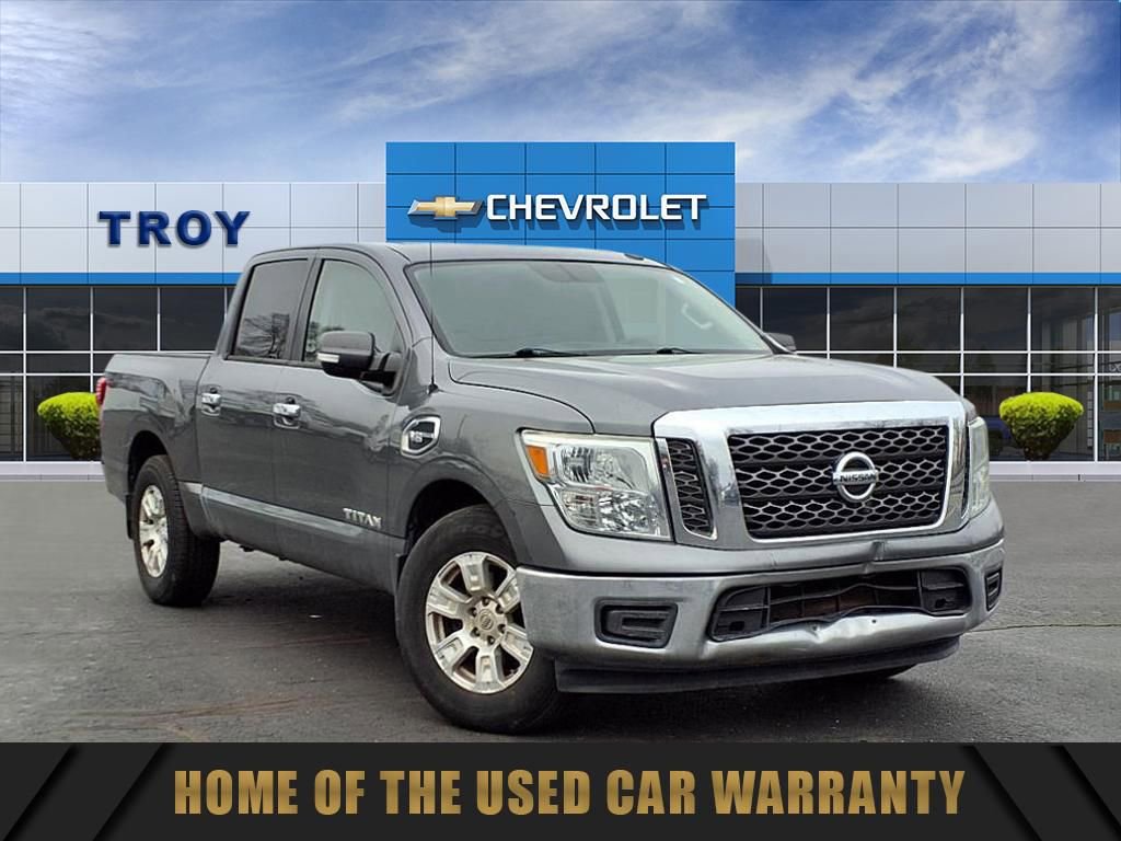 Used 2017 Nissan Titan SV image 1