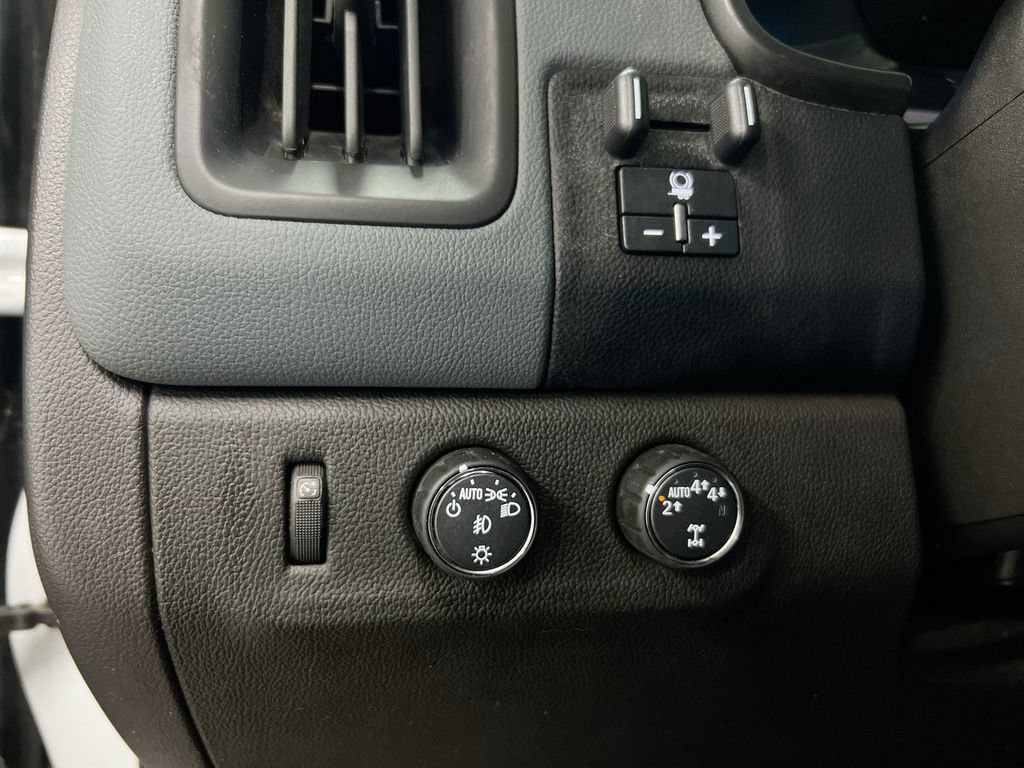 Used 2022 Chevrolet Colorado Z71 AWD/4WD image 19