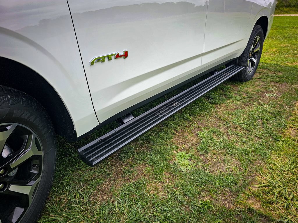 New 2026 GMC Yukon XL AT4 Ultimate w/ LPO, Floor Liner Package AWD/4WD image 9