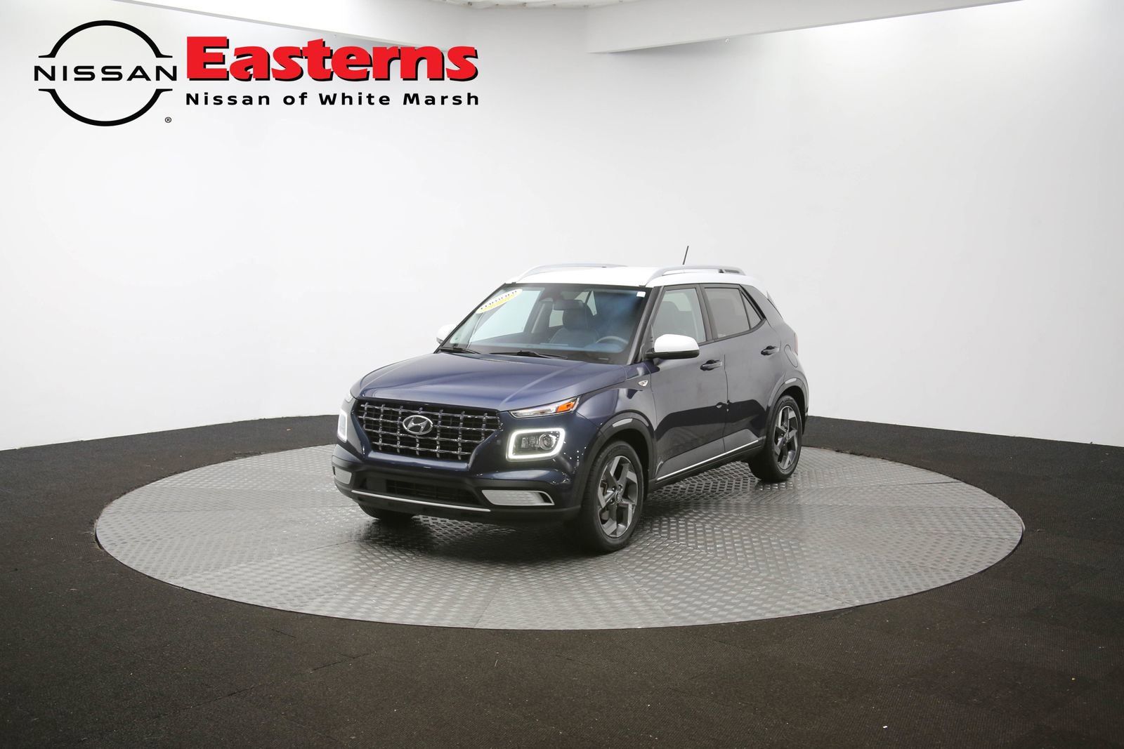 Used 2023 Hyundai Venue Limited image 92