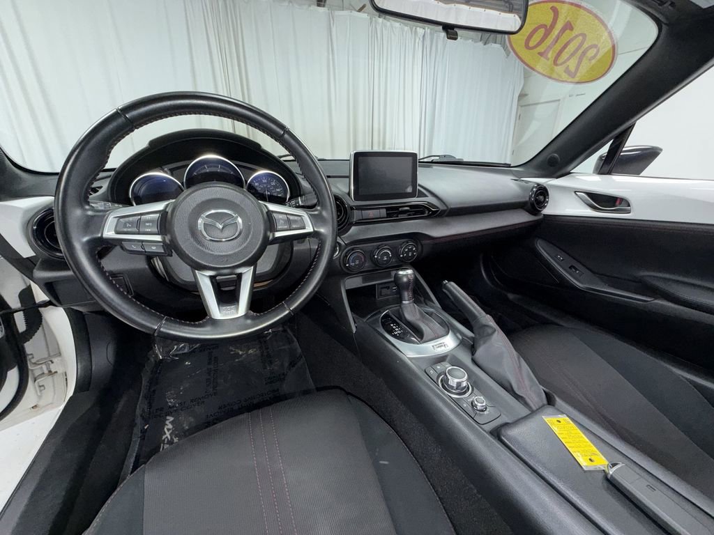 Used 2016 MAZDA MX-5 Miata Club RWD image 17