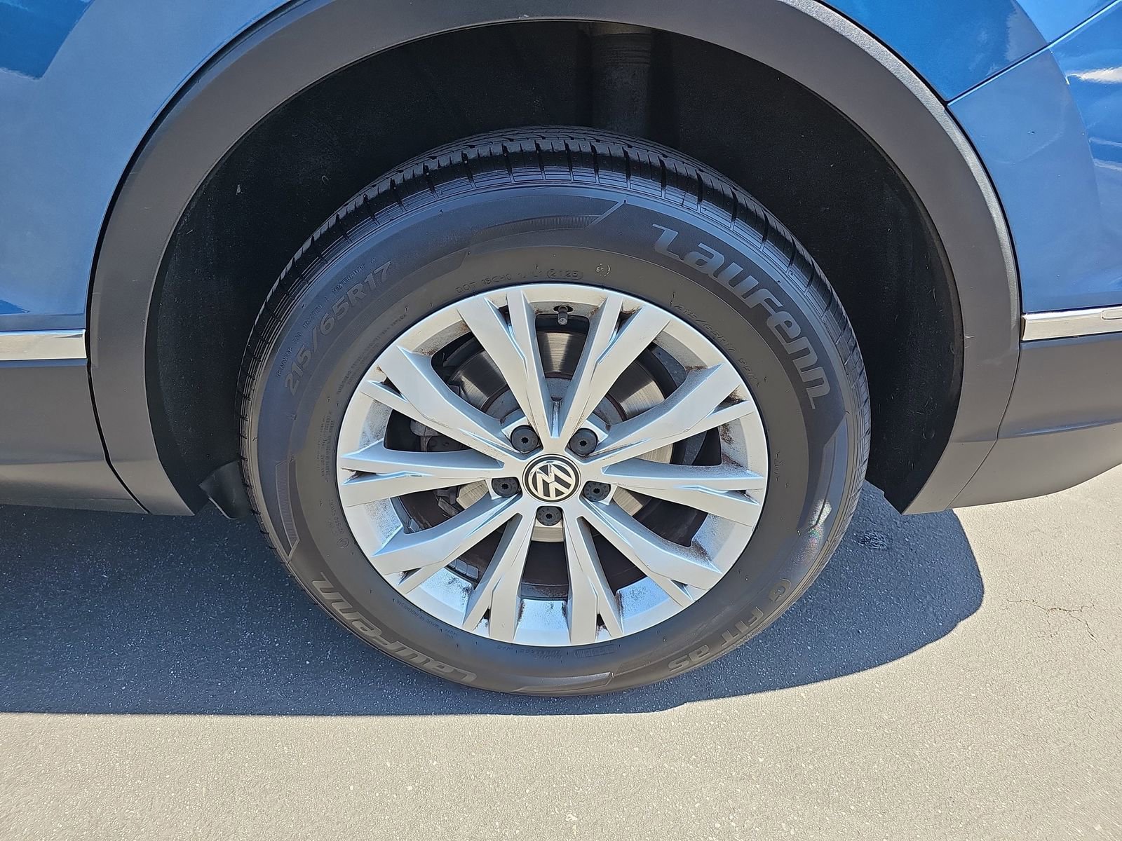 Used 2018 Volkswagen Tiguan SE AWD/4WD image 32