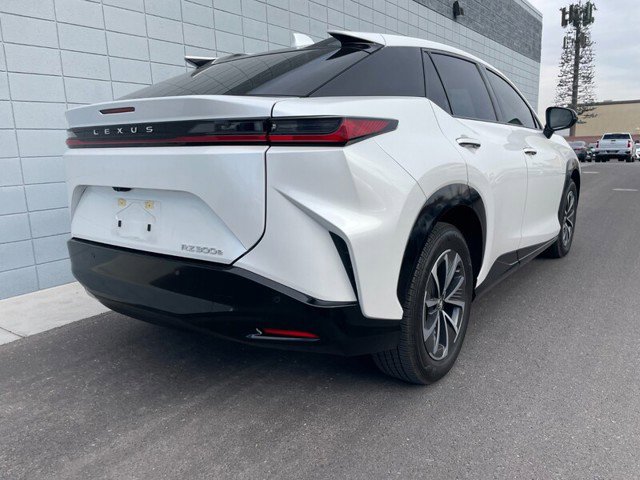 Certified 2024 Lexus RZ 300e Premium image 3