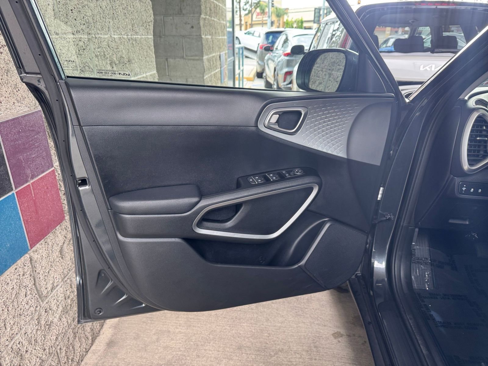 Used 2025 Kia Soul LX w/ LX Technology Package image 18