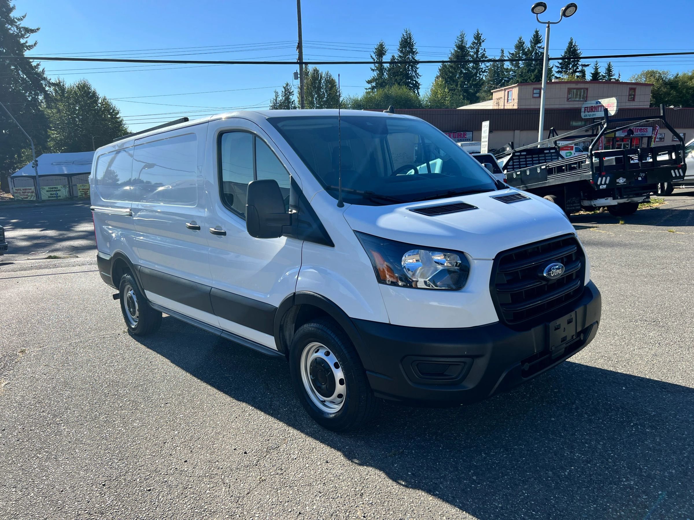 Used 2020 Ford Transit 250 Low Roof w/RWB Van 3D image 3