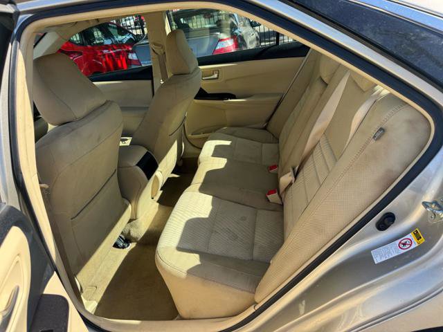 Used 2017 Toyota Camry LE FWD image 9