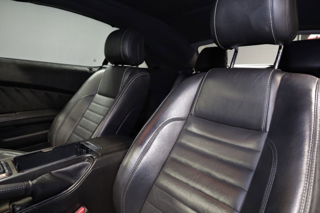 Used 2013 Ford Mustang Premium RWD image 24