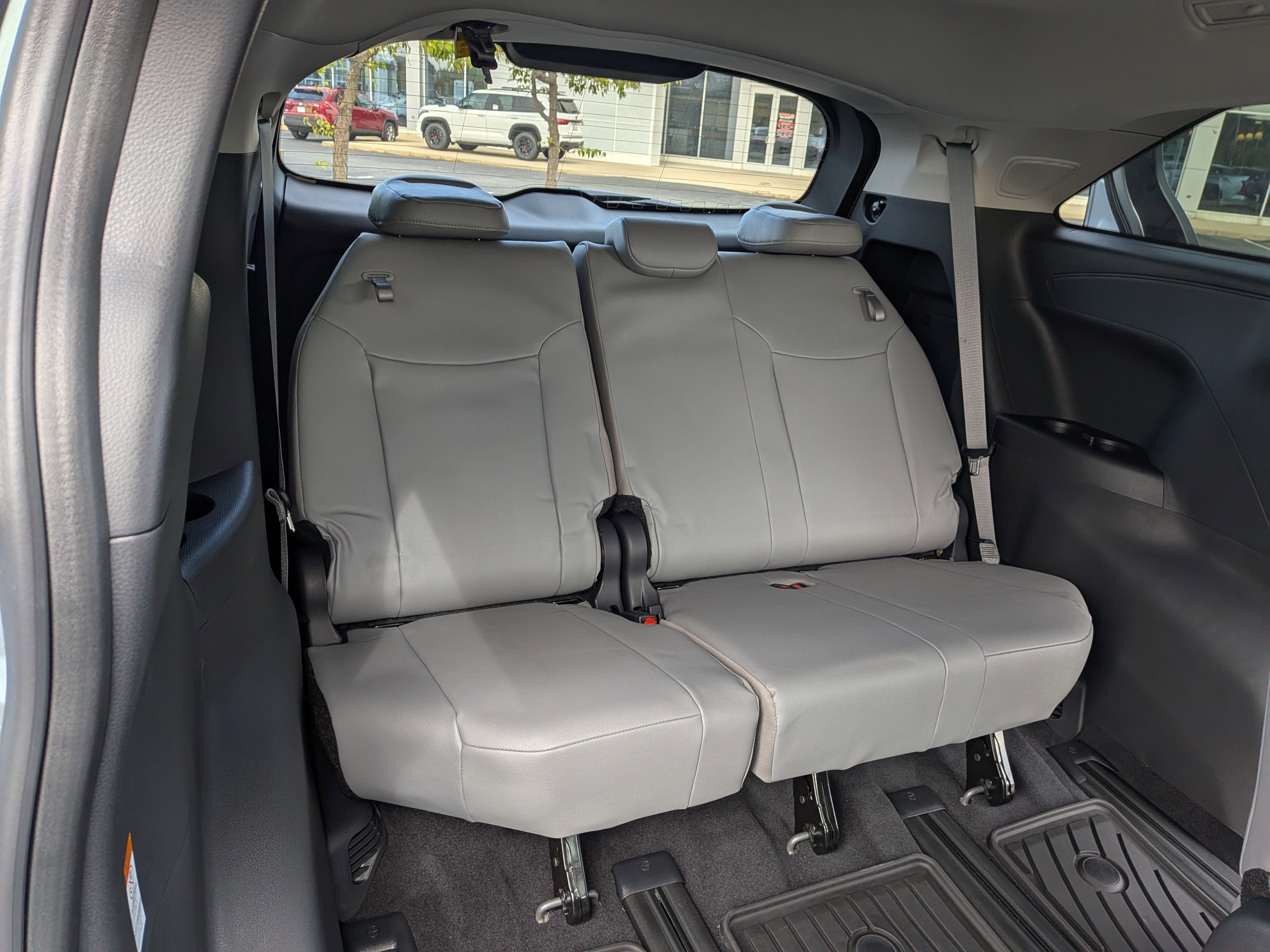 New 2025 Toyota Sienna XLE w/ XLE Plus Package image 15