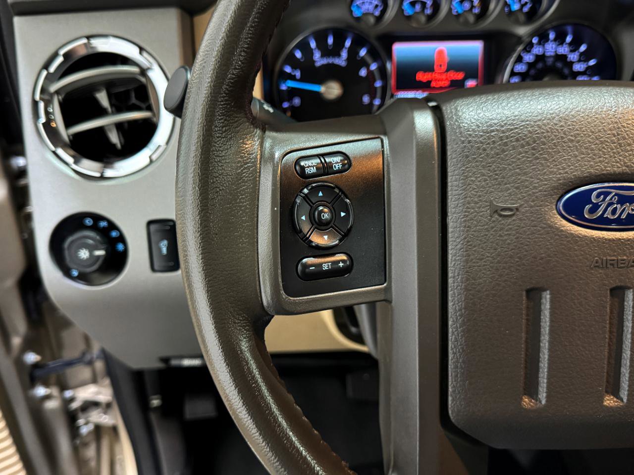 Used 2014 Ford F250 Lariat w/ Lariat Ultimate Package image 21