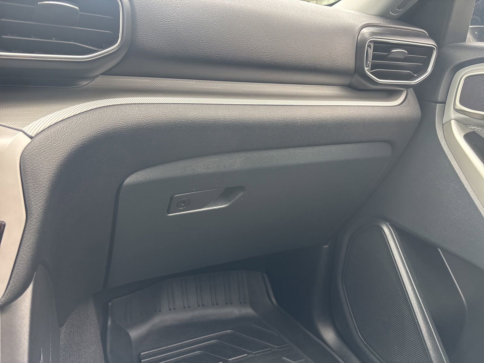 Certified 2023 Ford Explorer XLT w/ Equipment Group 202A image 34