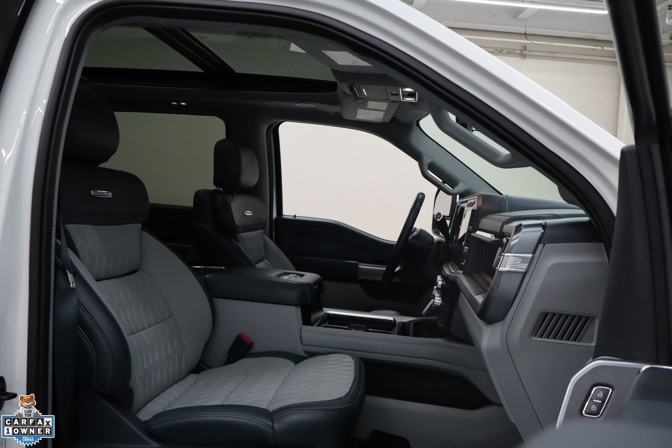 Used 2023 Ford F450 Limited image 31