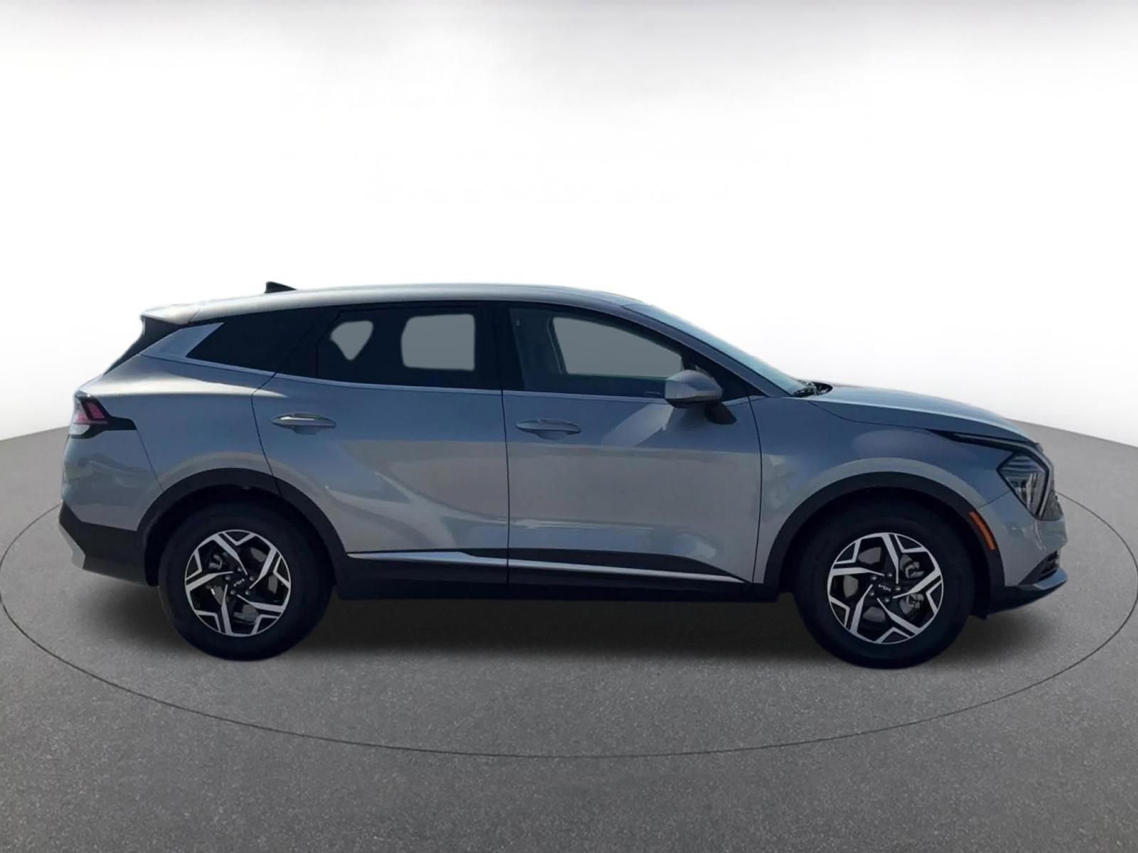 Used 2025 Kia Sportage LX FWD image 16