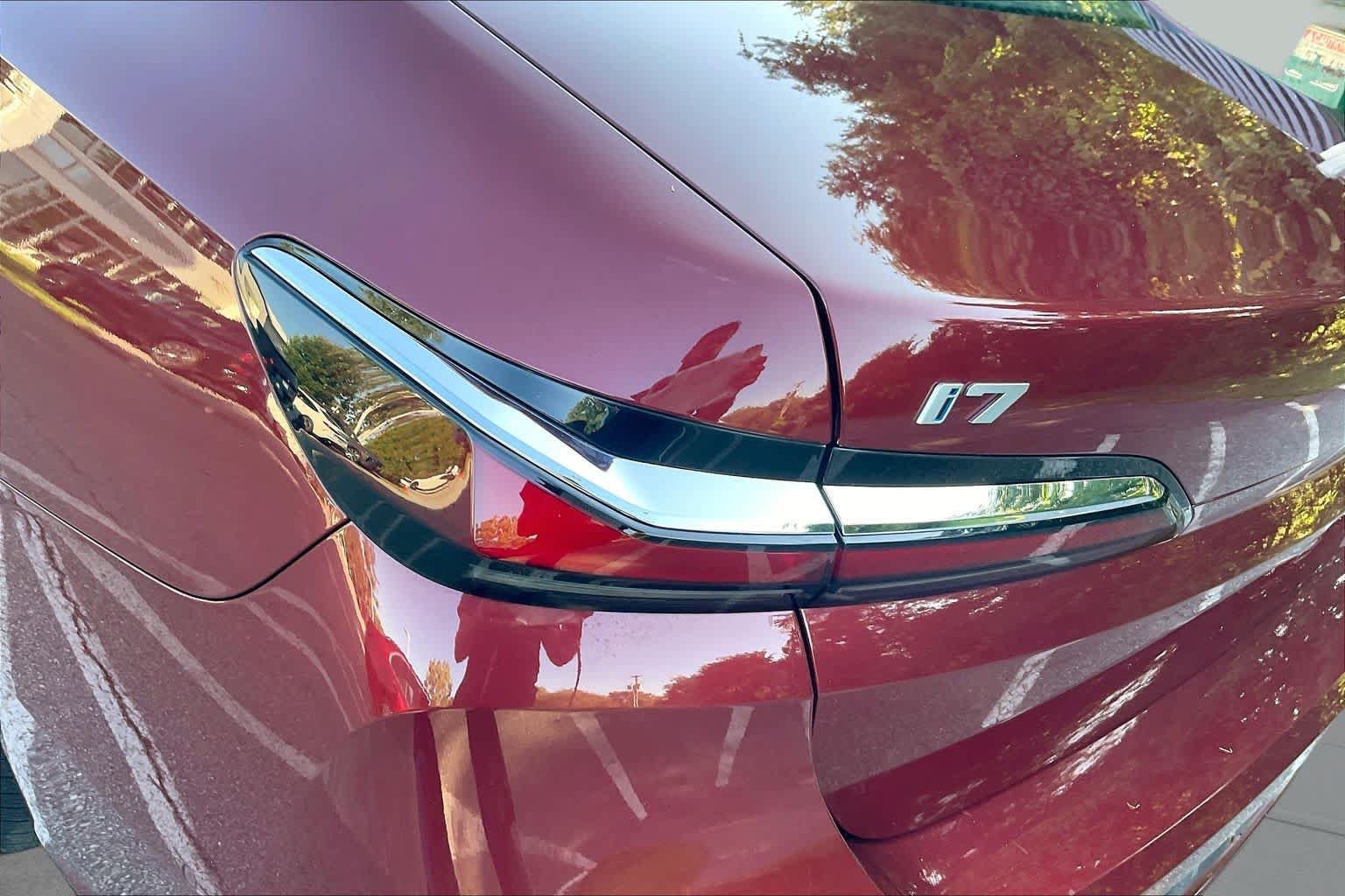Used 2023 BMW i7 xDrive60 AWD/4WD image 27