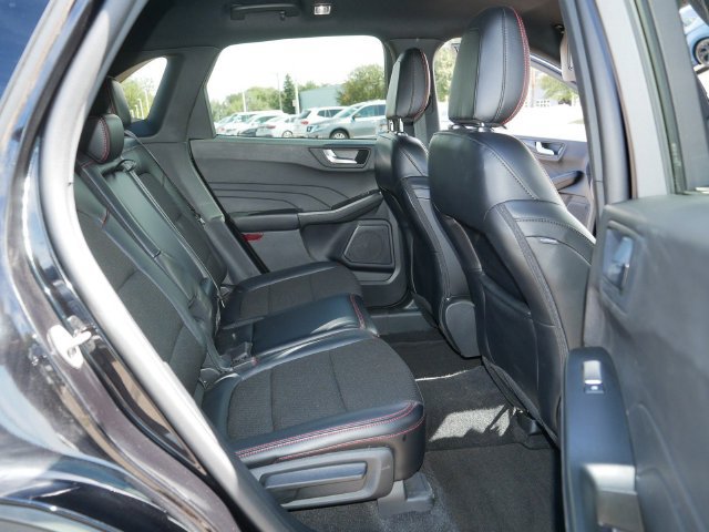 Used 2025 Ford Escape ST-Line Select AWD/4WD image 19