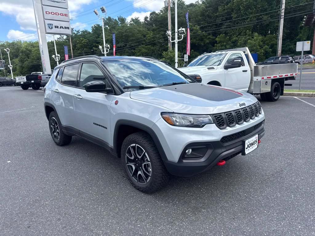 New 2026 Jeep Compass Trailhawk AWD/4WD image 2