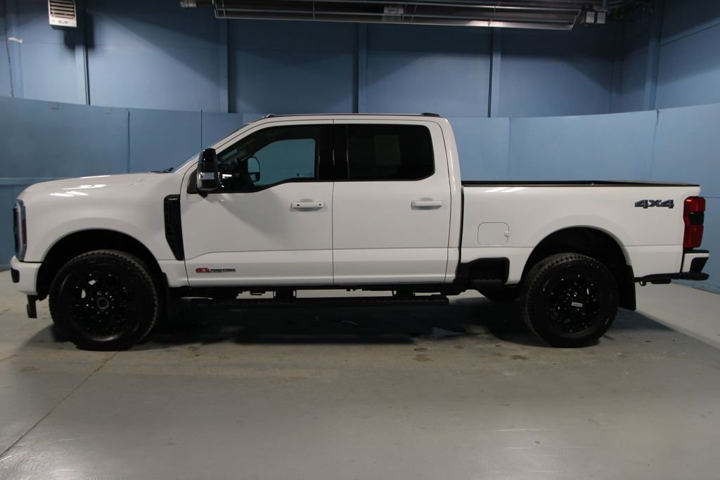 Used 2025 Ford F350 Lariat w/ Black Appearance Package image 34