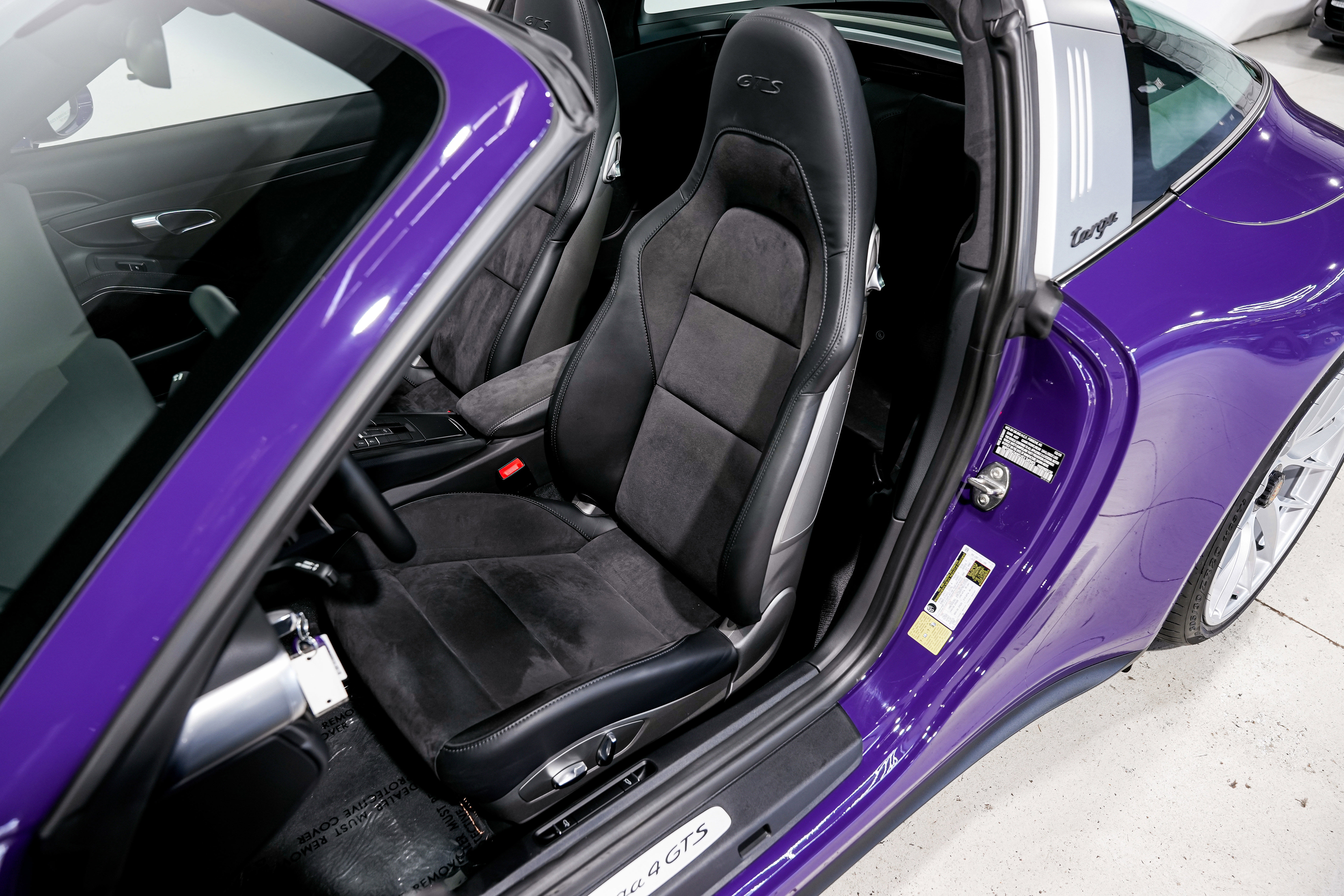 Used 2018 Porsche 911 Targa 4 GTS image 18