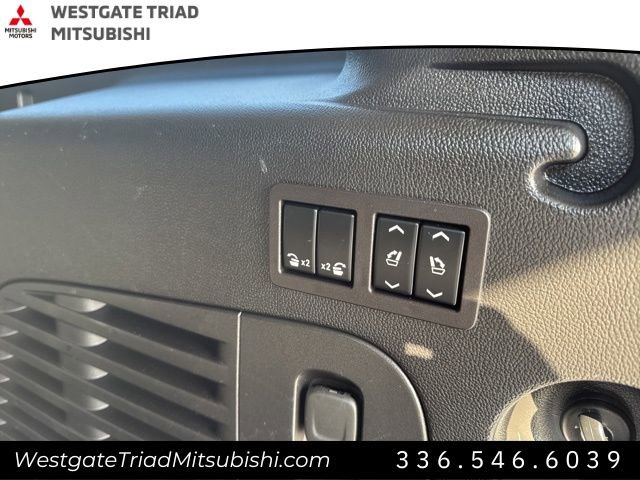 Used 2019 Cadillac Escalade ESV Premium Luxury w/ Escalade Sport Edition image 32