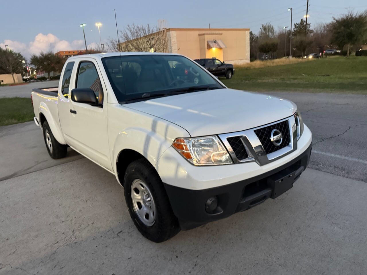 Used 2016 Nissan Frontier S RWD image 5