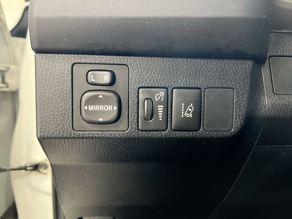 Used 2017 Toyota RAV4 LE image 18