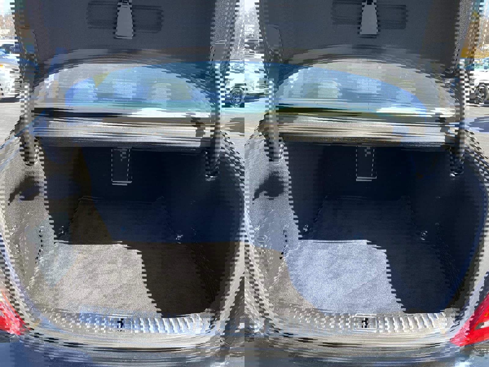 Used 2017 Genesis G90 3.3T Premium image 10