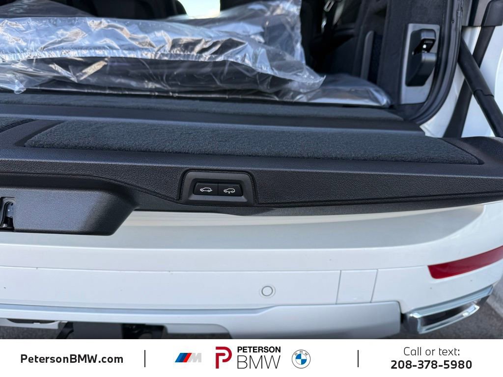 New 2027 BMW X7 xDrive40i w/ Premium Package AWD/4WD image 13