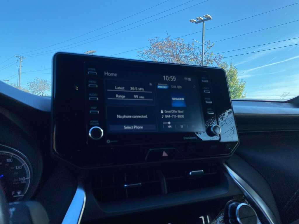 Used 2022 Toyota Venza XLE image 17