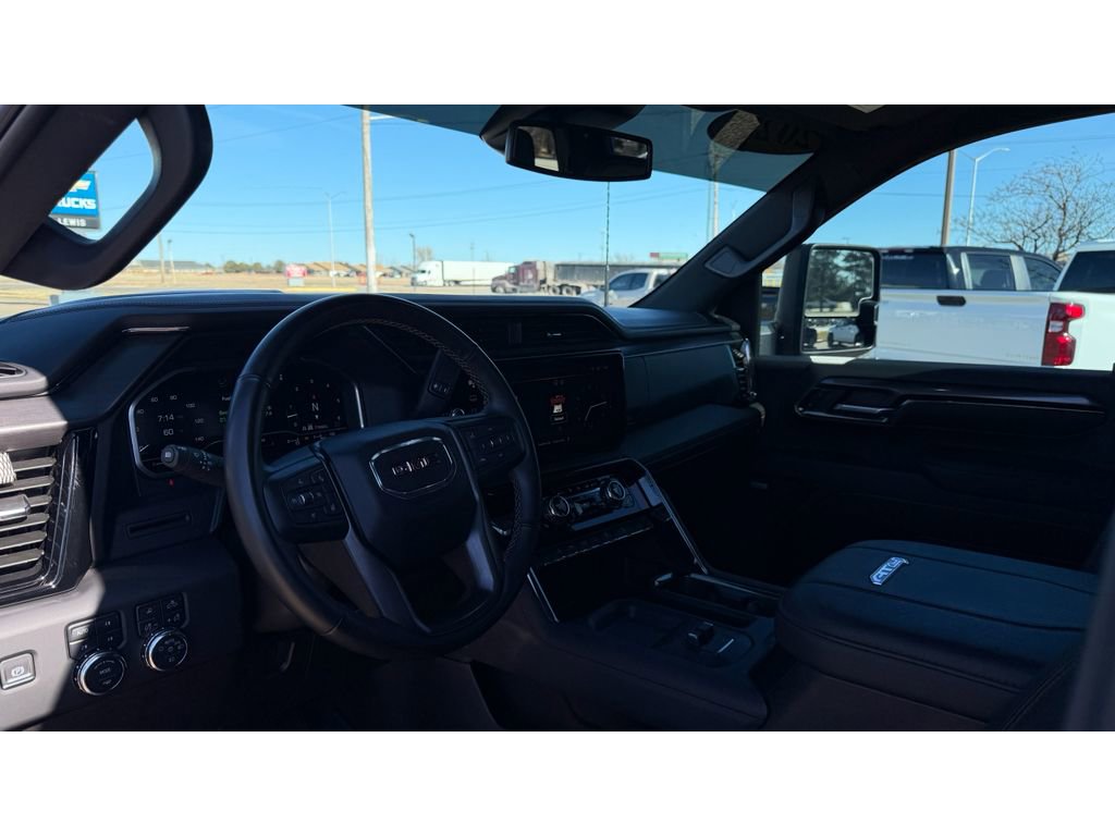 Used 2024 GMC Sierra 2500 AT4 w/ AT4 Preferred Package image 9