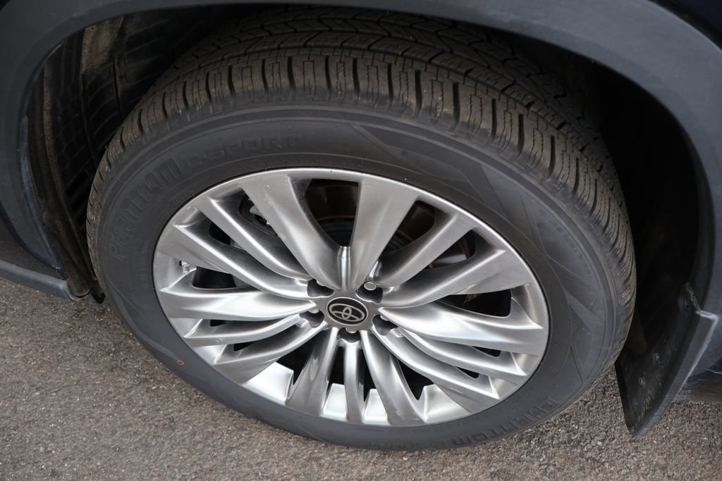 Used 2024 Toyota Highlander Platinum AWD/4WD image 73