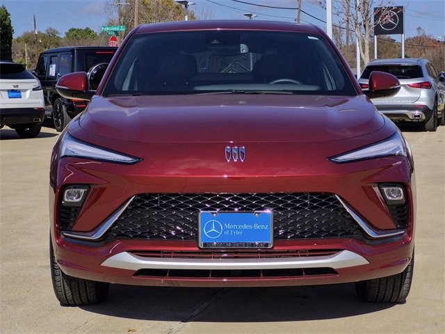 Used 2025 Buick Envista Avenir image 2