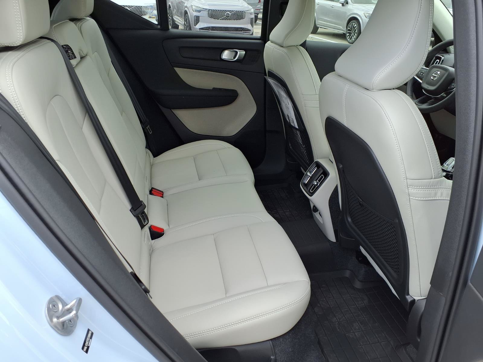 New 2026 Volvo XC40 B5 Plus w/ Protection Package Premier AWD/4WD image 10