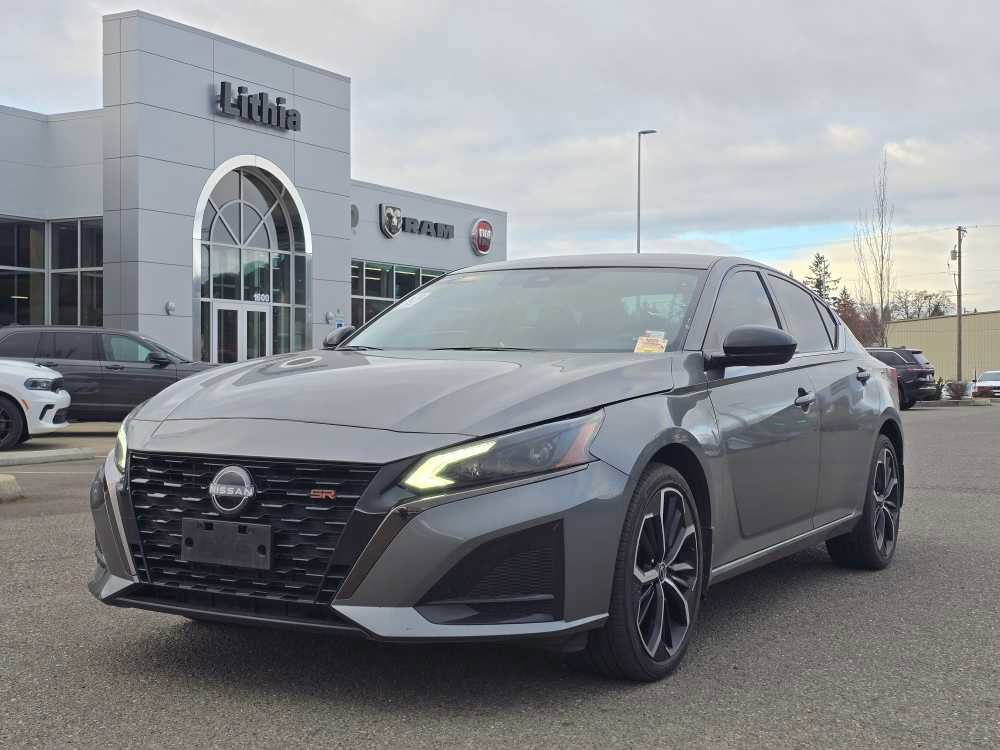 Used 2023 Nissan Altima 2.5 SR image 1