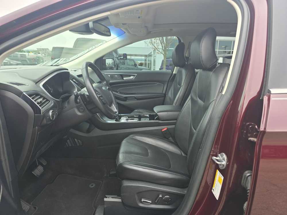Used 2019 Ford Edge Titanium w/ Class II Trailer Tow Package image 9