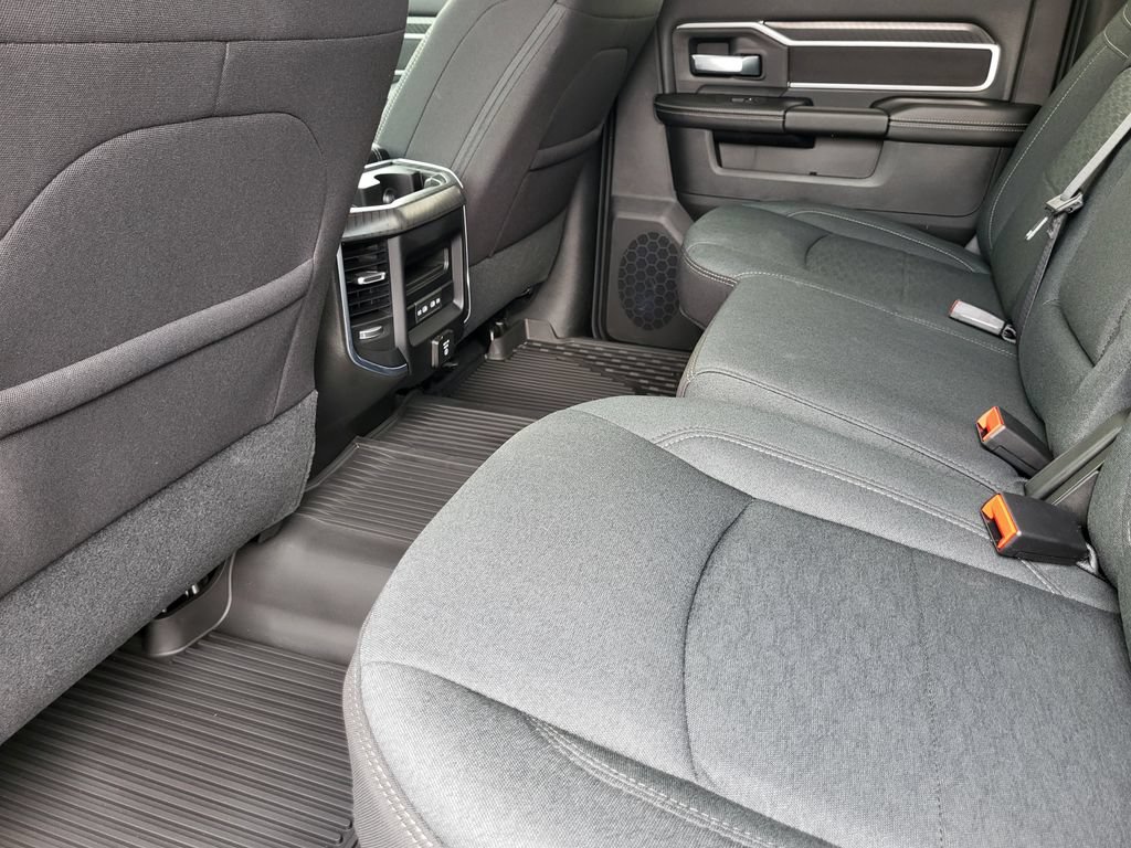 New 2026 RAM 2500 Big Horn AWD/4WD image 32