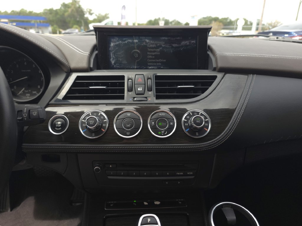Used 2014 BMW Z4 sDrive35i RWD image 19