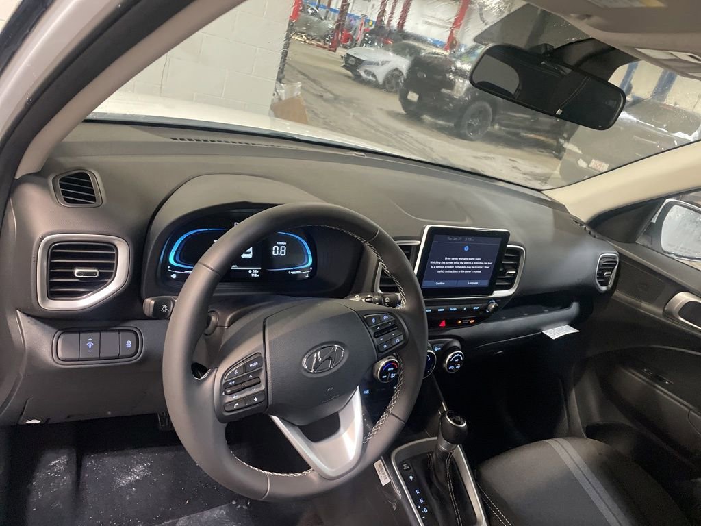 New 2025 Hyundai Venue SEL image 23