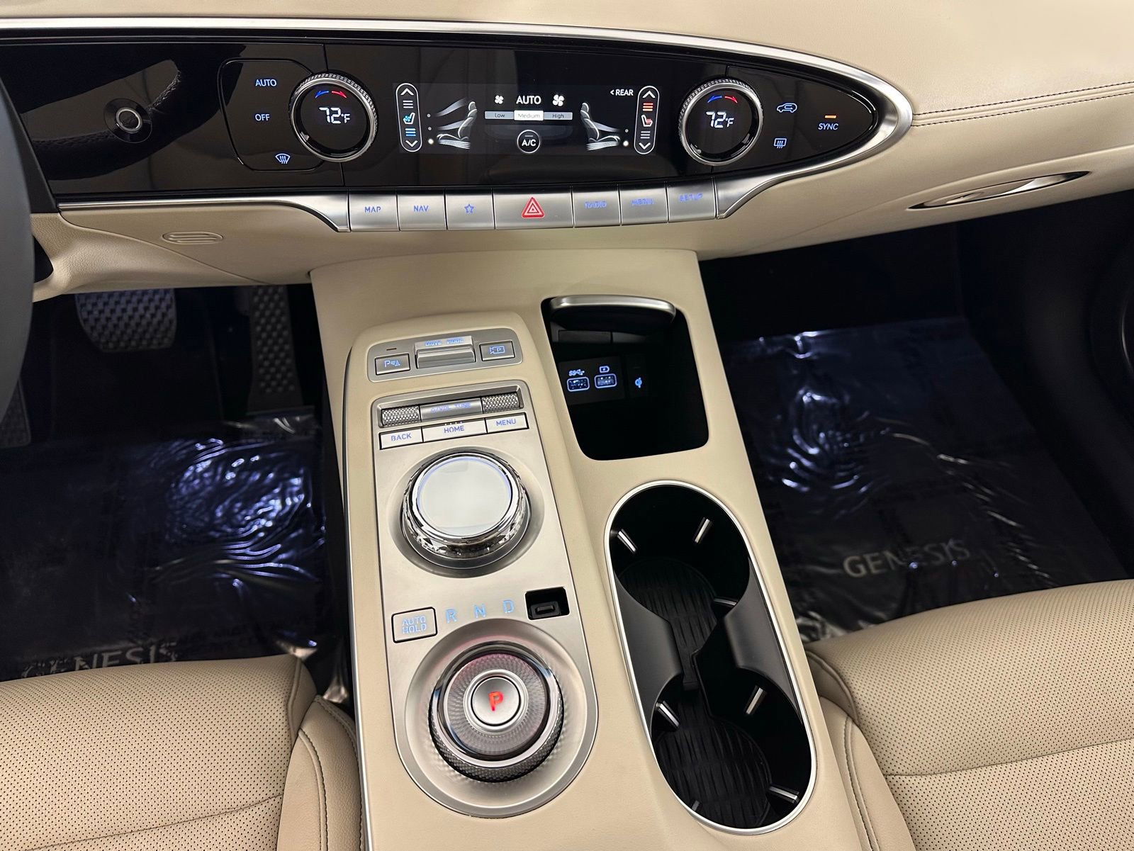 Used 2022 Genesis GV70 2.5T w/ Select Package image 16