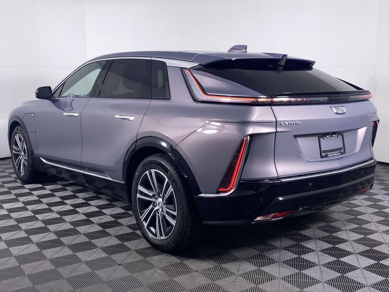 Certified 2024 Cadillac Lyriq Luxury AWD/4WD image 18